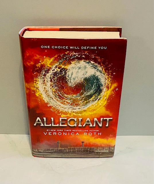 Allegiant by Veronica Roth (Divergent Series #3)